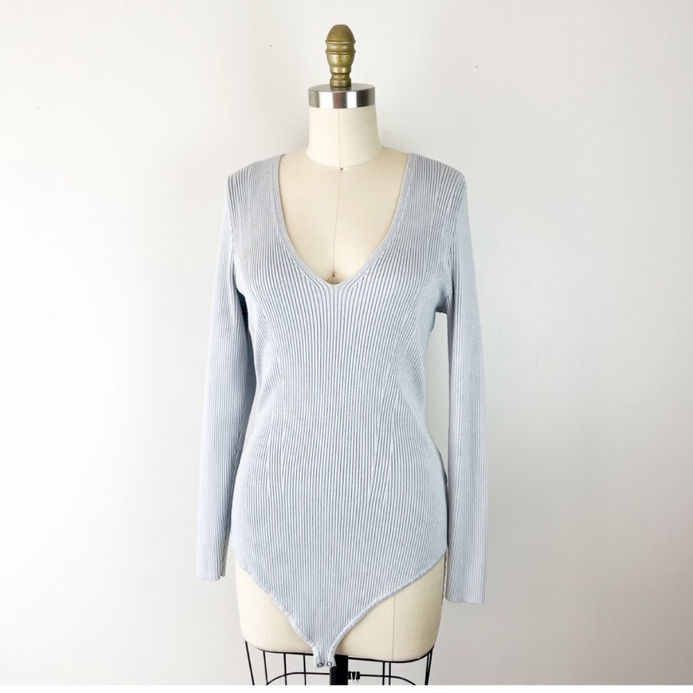Abercrombie & Fitch Baby Blue Minimalist Ribbed V Neck Sweater Bodysuit Large - Picture 2 of 16